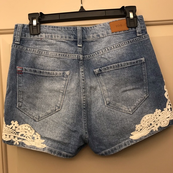 BDG Jean Short w/ lace trim. Size 27. - Picture 2 of 6